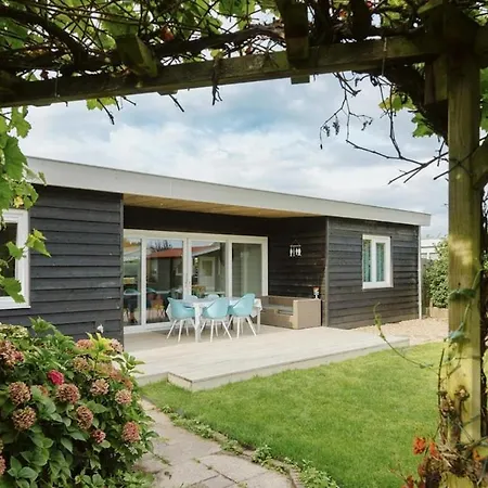 Holiday home Vakantiewoning Nabij Zandstrand Vp026